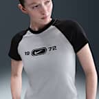 ★★送料無料★★ナイキ NIKE Women's Slim Fit Raglan T-Shirt Nike Sportswear Chill Knit Women's Slim Graphic T-Shirt